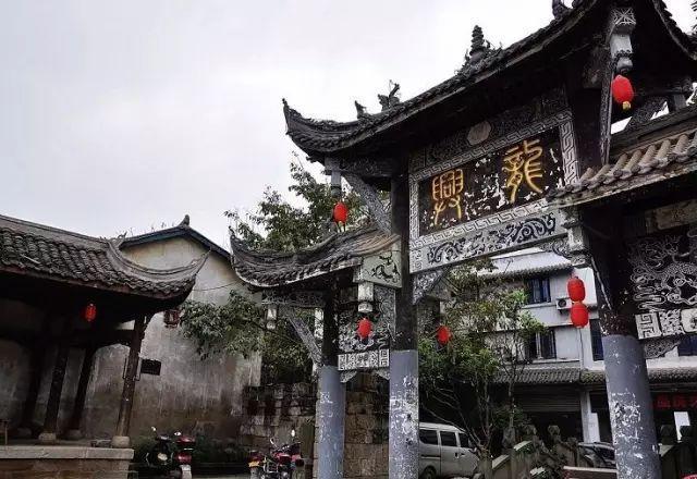 逃离月日森林